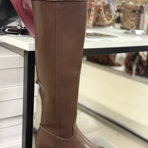 Stivali in ecopelle alti a punta tacco 3cm