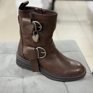 Stivali in ecopelle con fibbie