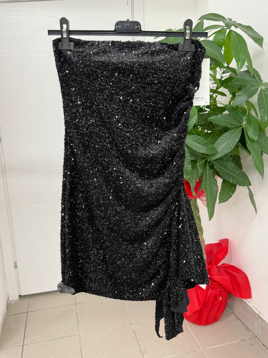 Abito corto a fascia con paillettes e rouche laterale - immagine 5