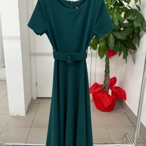 Abito lungo a maniche corte con cinta