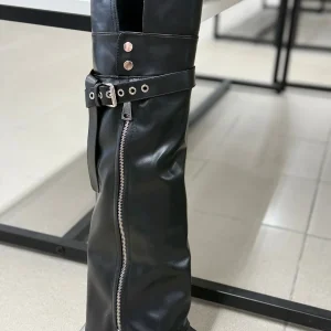 Stivali in ecopelle con risvolto alti