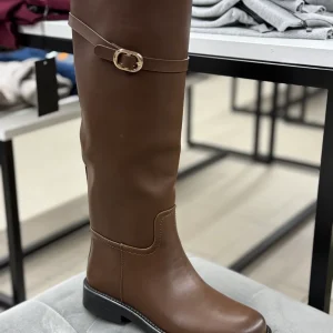 Stivali in ecopelle alto con cinta tacco 2cm