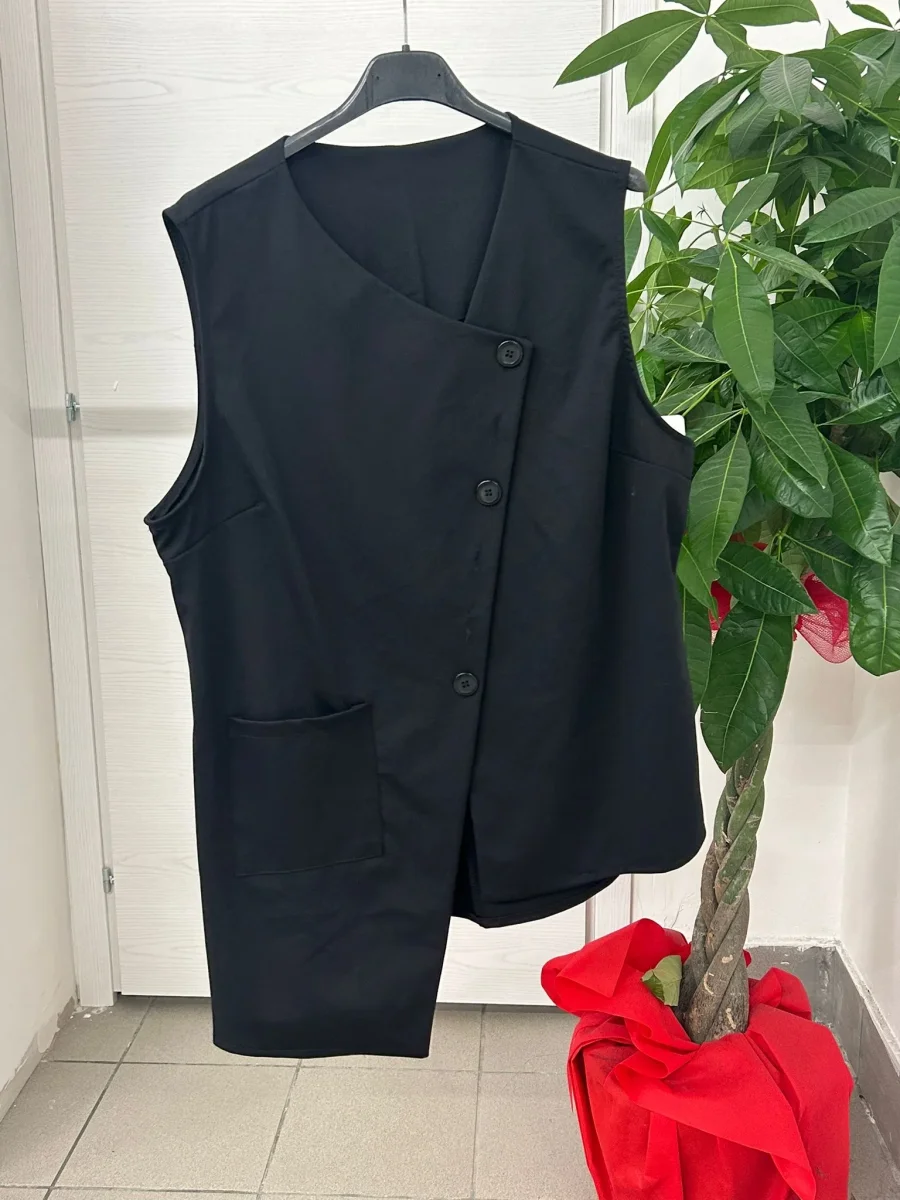 Gilet tinta unita con chiusura a bottoni obliqua - immagine 5