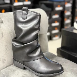 Stivali in ecopelle risvoltati