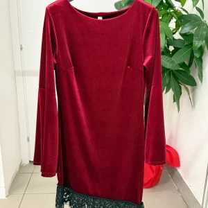 Abito in velluto con bordo in pizzo