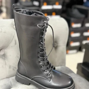 Stivali alti in ecopelle con lacci