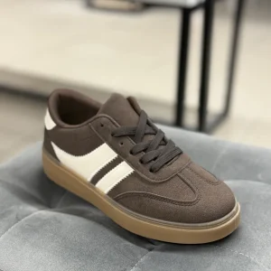 Sneakers in camoscio