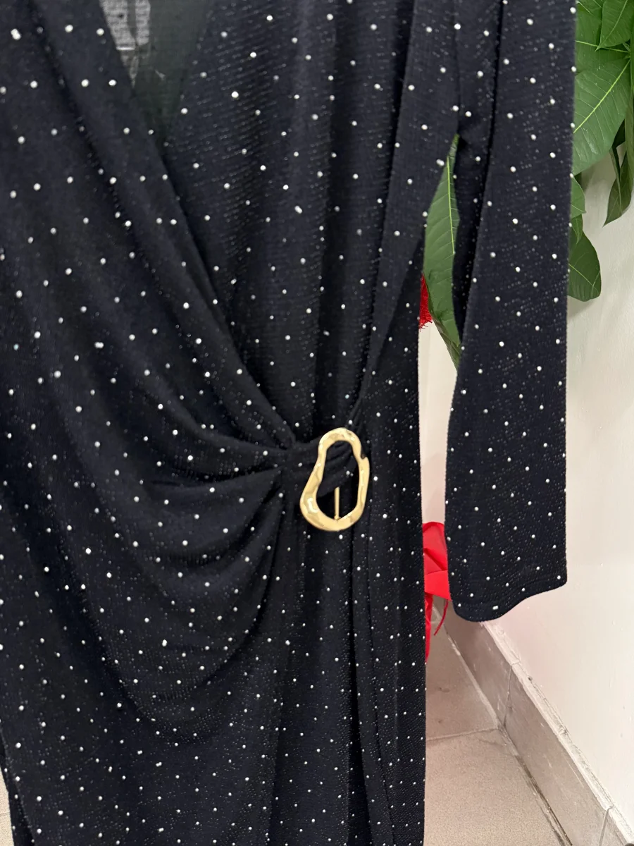 Abito a maniche lunghe brillantinato con gioiello - immagine 4