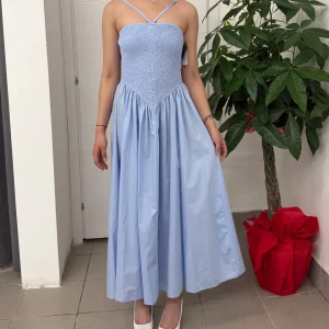 Abito lungo con spalline a V