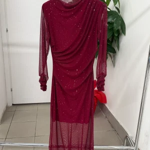 Abito lungo brillantinato con balze