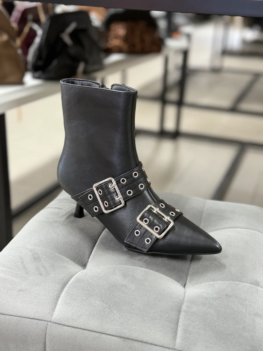 Stivaletti in ecopelle con fibbie tacco 3cm - immagine 2