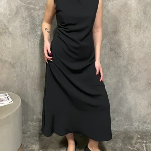 Abito Smanicato Nero