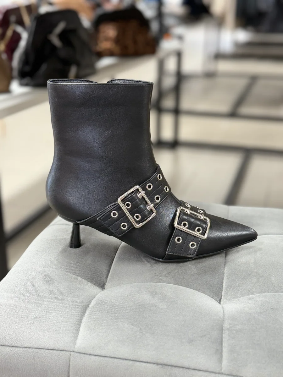 Stivaletti in ecopelle con fibbie tacco 3cm - immagine 3