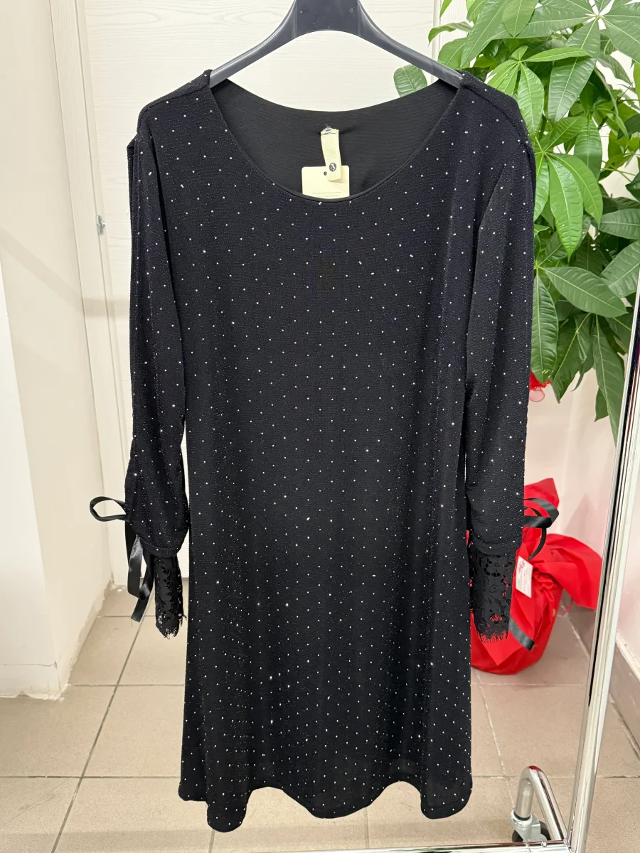 Abito brillantinato con fiocco e pizzo sulle maniche - immagine 3