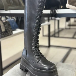 Stivali in ecopelle con lacci con platform alta