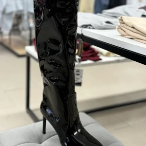 Stivali alti in vinile lucidi tacco 8cm