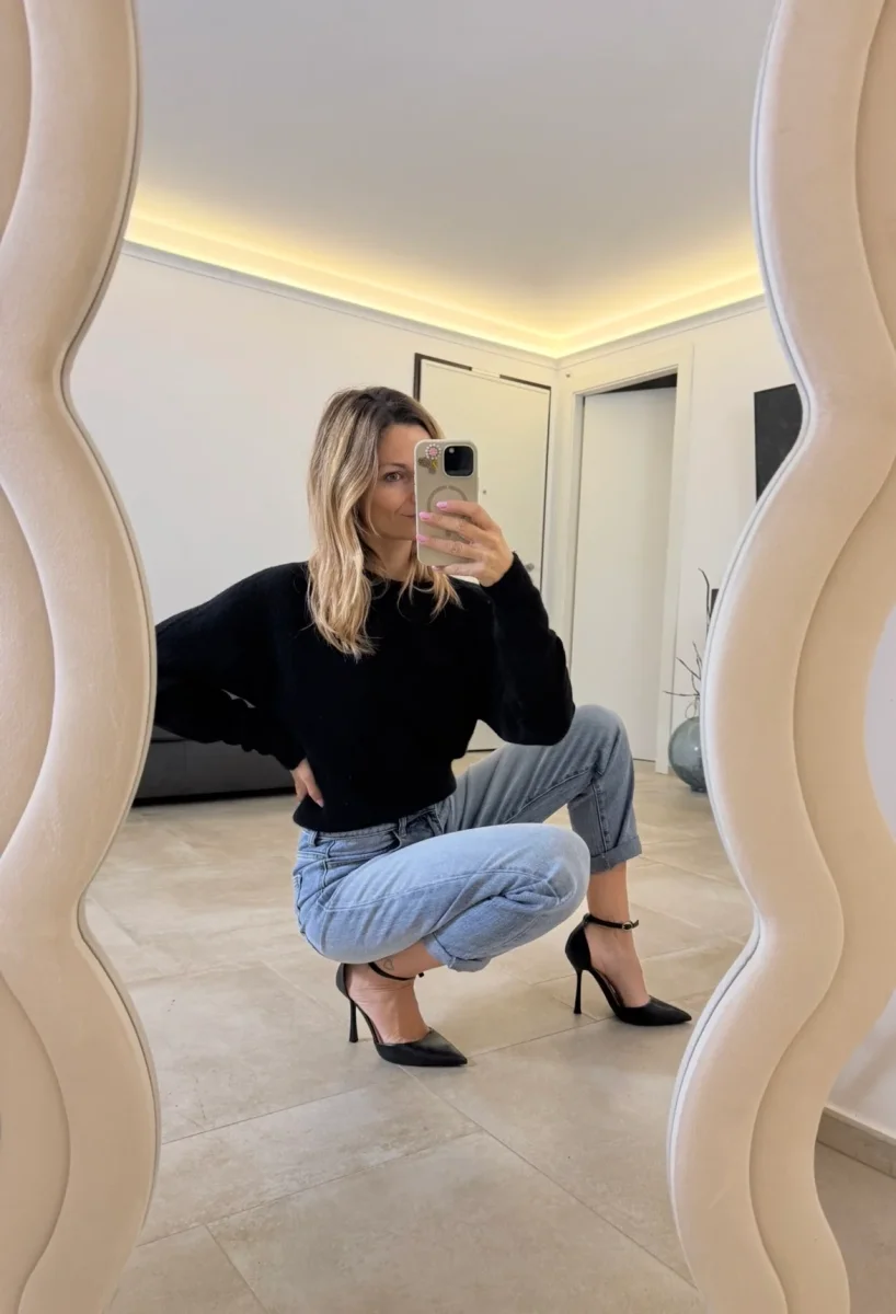 JEANS MODELLO MOM - immagine 2