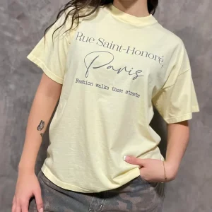 T-shirt Over Giallo Pastello