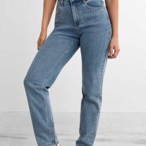 Straight Jeans