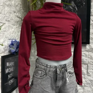 T-shirt bordeaux con mezzo collo alto e manica arricciata 4-14 anni