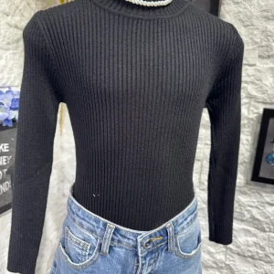 Body nero in maglia a costine con mezzo collo alto 6-16 anni