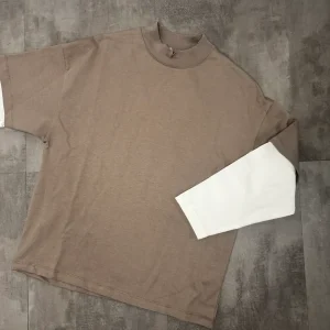 T-shirt beige in tinta unita con mezzo collo alto - OVERSIZE 6-16 anni