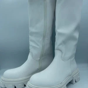 Stivale alto bianco con zip laterale e suola carrarmato