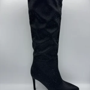 Stivale alto nero a punta con tacco a spillo e strass