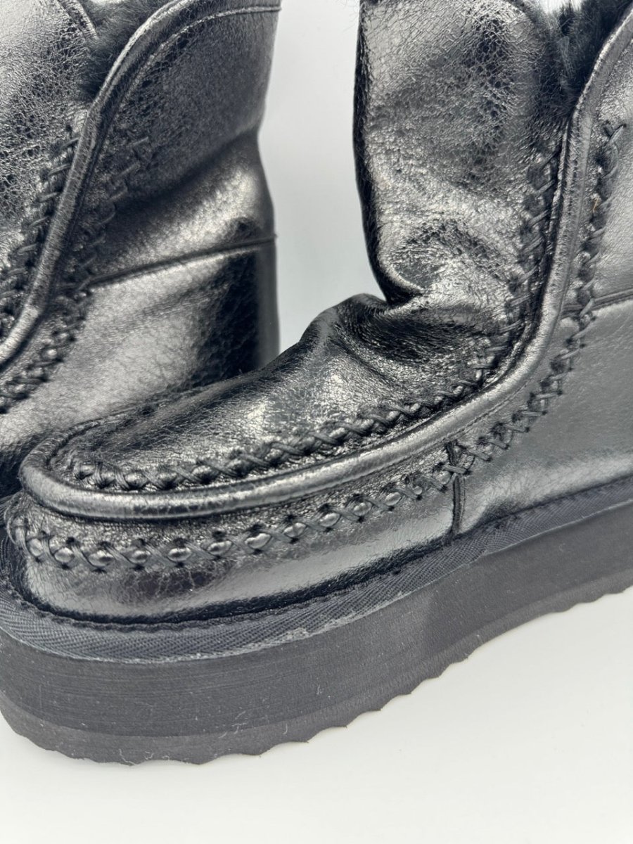 Stivale nero in ecopelliccia con platform cucita - immagine 3