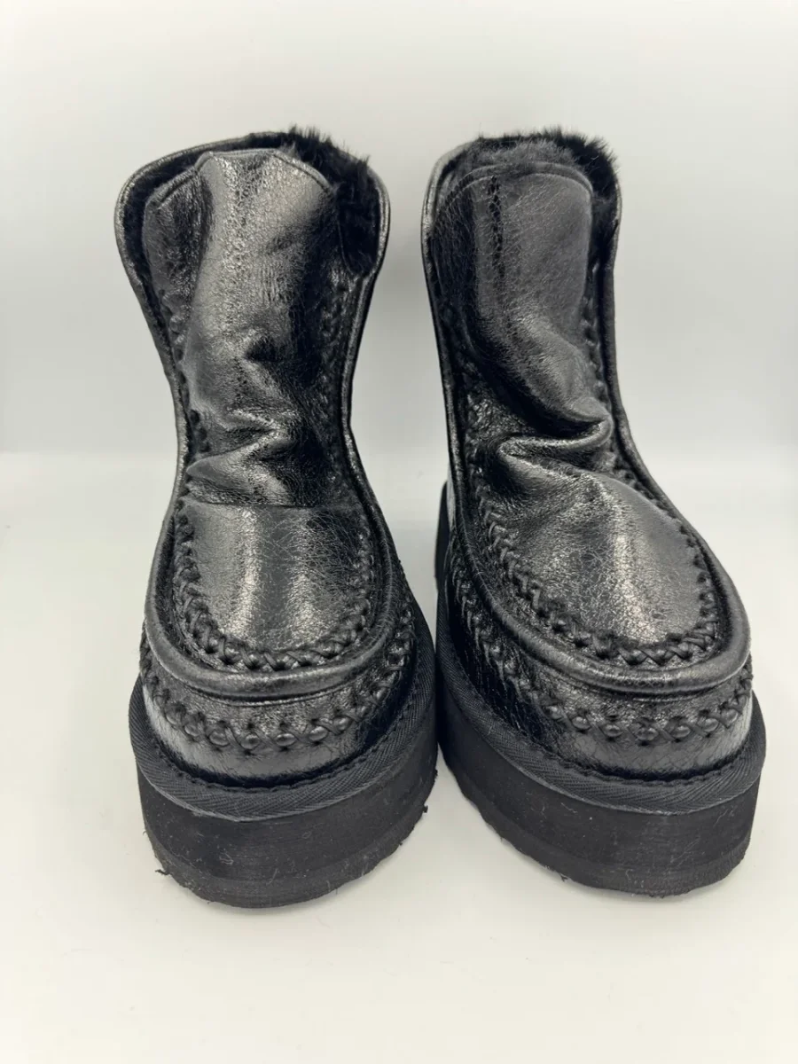 Stivale nero in ecopelliccia con platform cucita - immagine 4