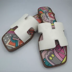 Ciabatta bianca con fascetta a H e fondo tropical