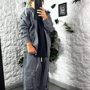 Completo grigio con giacca zip e pantalone cargo baggy 10-16 anni